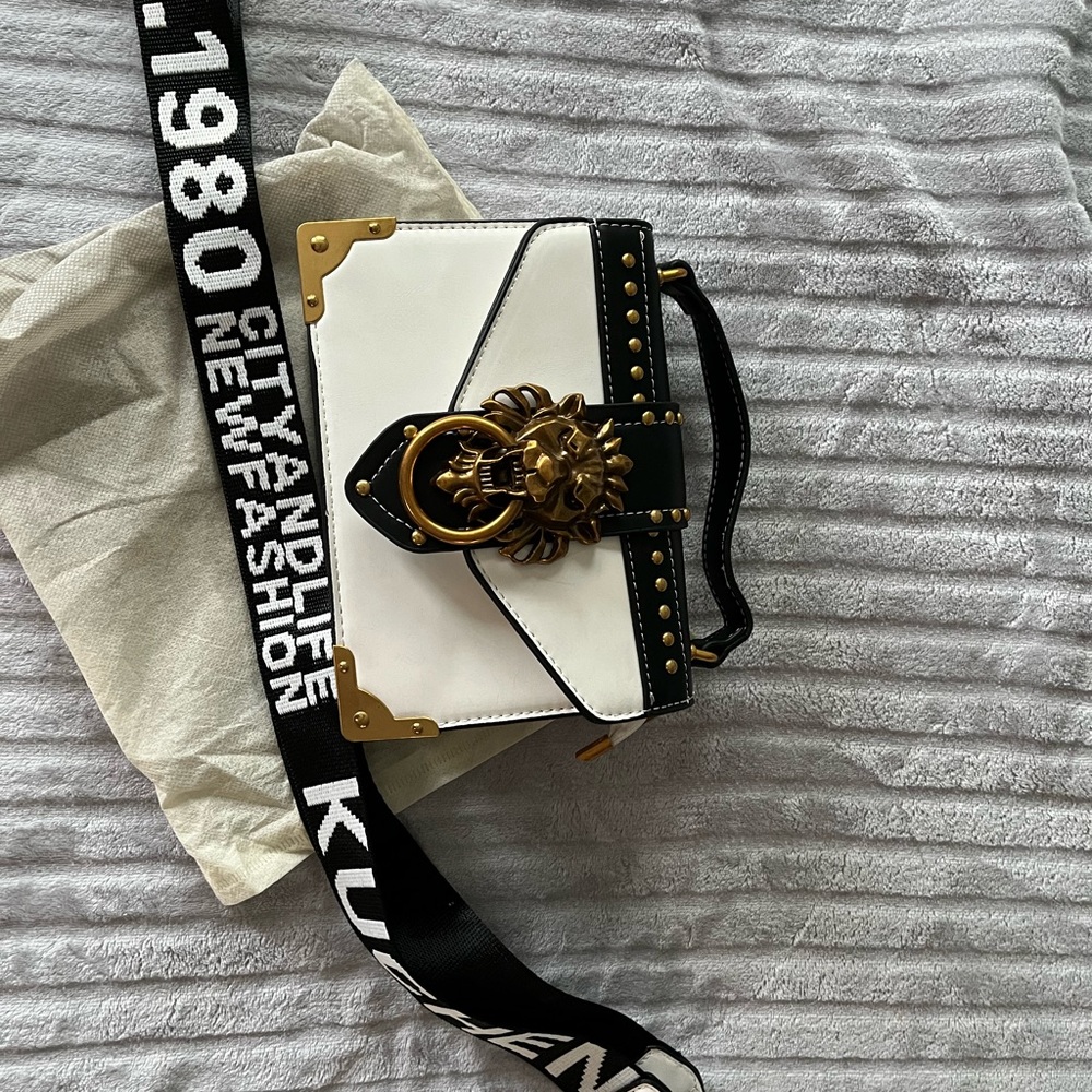 KUCHEN & BAG 1980 LION KNOCKER BAG